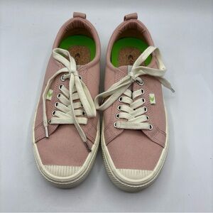 Cariuma Women’s Pink Tennis Shoes Size 9.5